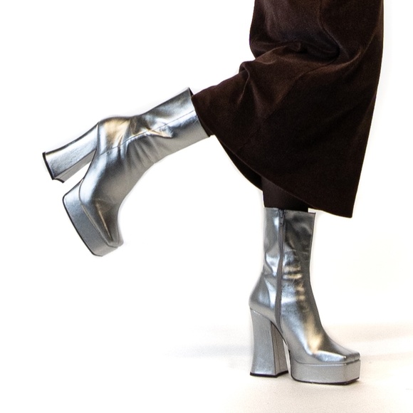 Metallic Silver Platform Heel Boots - L'INTERVALLE - Picture 3 of 3